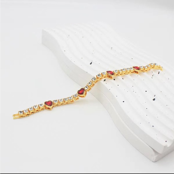Gold and Red Heart Bracelet - Picture 5 of 8